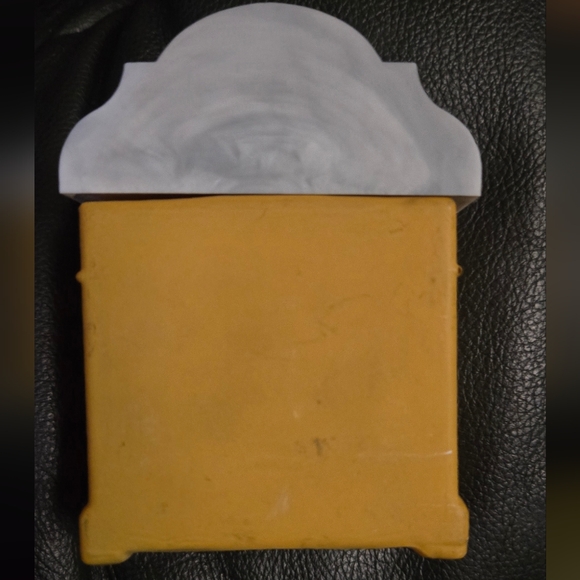 AVON Charisma 4oz Foaming bath oil collectible doll vanity FULL like new - Picture 3 of 6